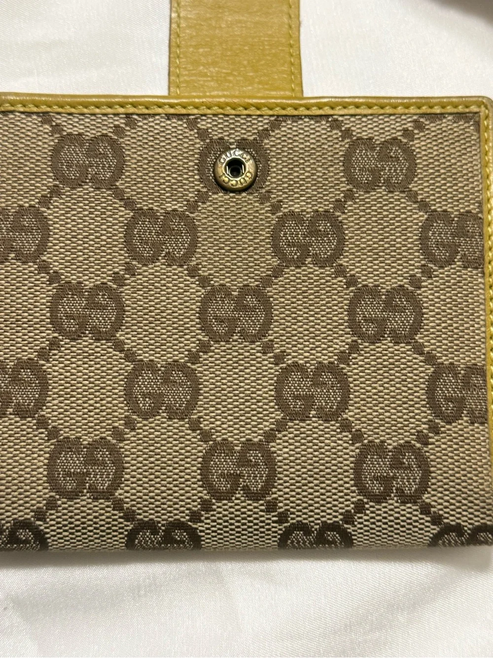 Gucci Beige GG Canvas Wallet with Yellow Trim. Includes shopping bag